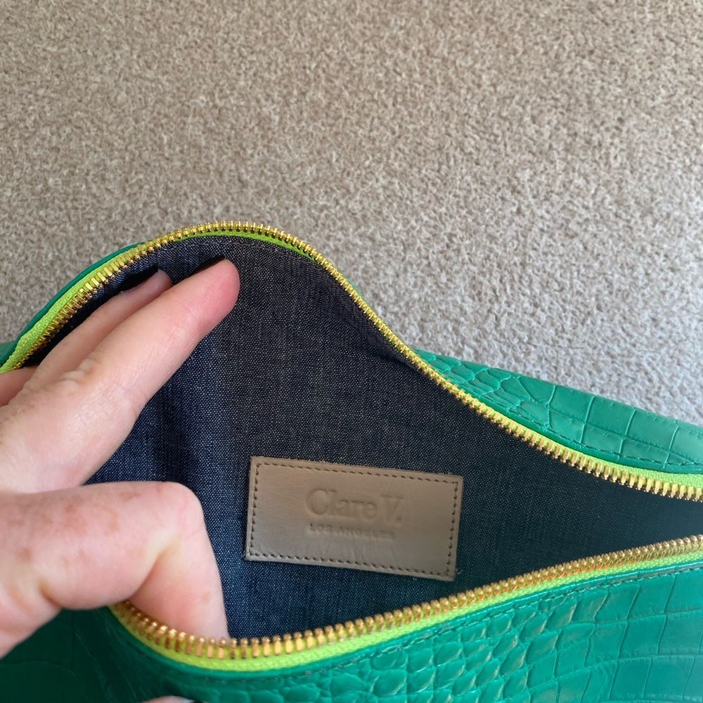 NWT CLASSIC CLARE V, Fanny Pack in the fabulous color Green!!!! - Picture 3 of 7